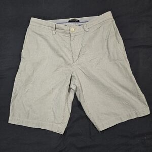 Banana Republic Emerson Chino Shorts - Men's Size 33 Cotton Beige Striped EUC